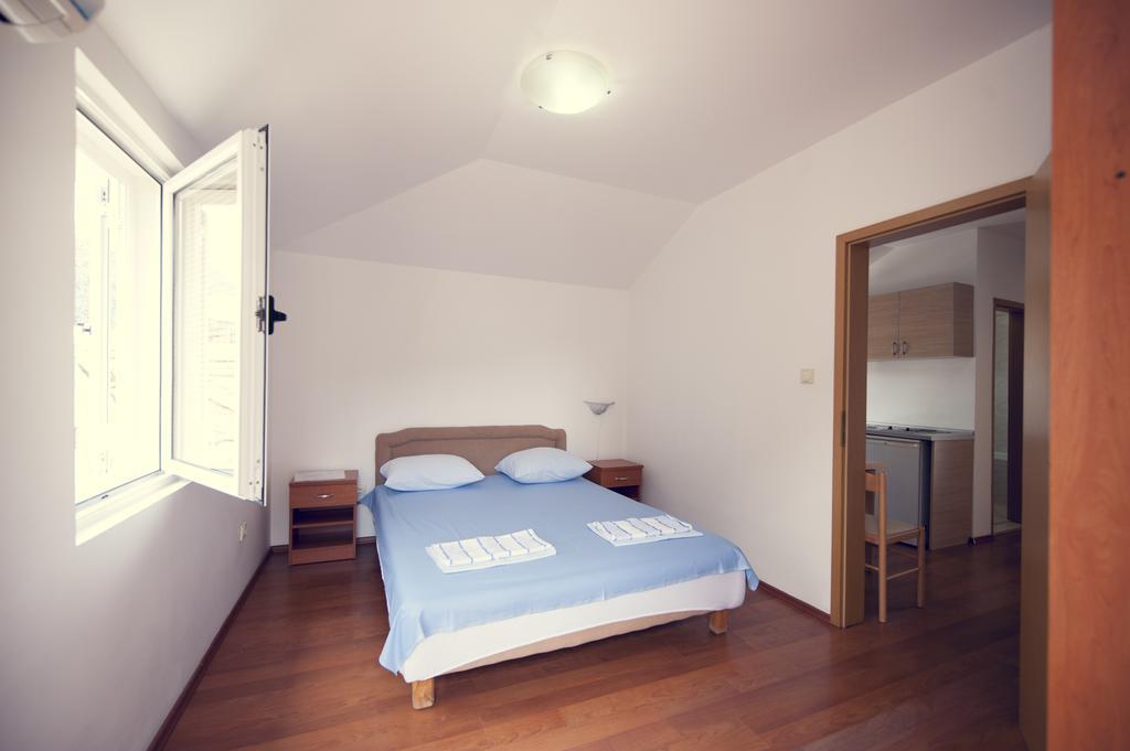 Lyon Apartments Budva Quarto foto
