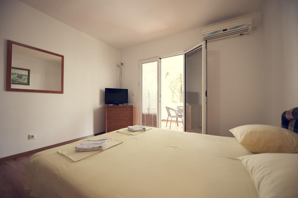 Lyon Apartments Budva Quarto foto