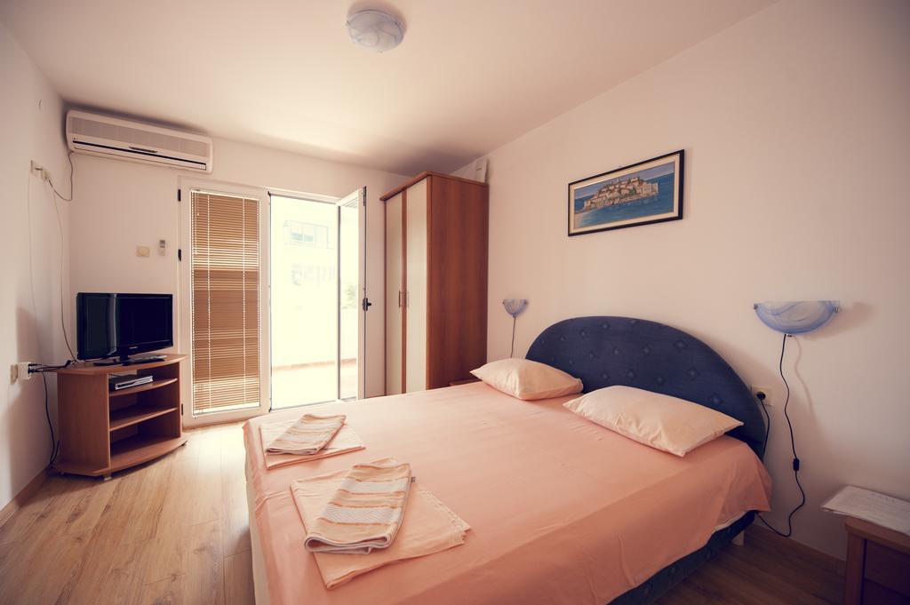 Lyon Apartments Budva Quarto foto